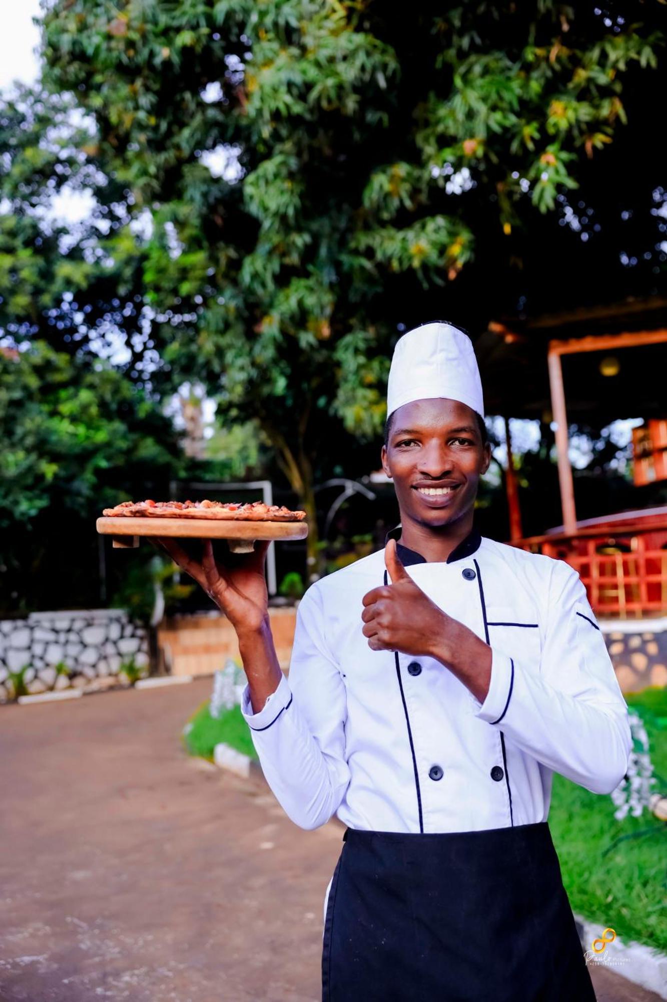 Golden Court Hotel Kampala Kültér fotó