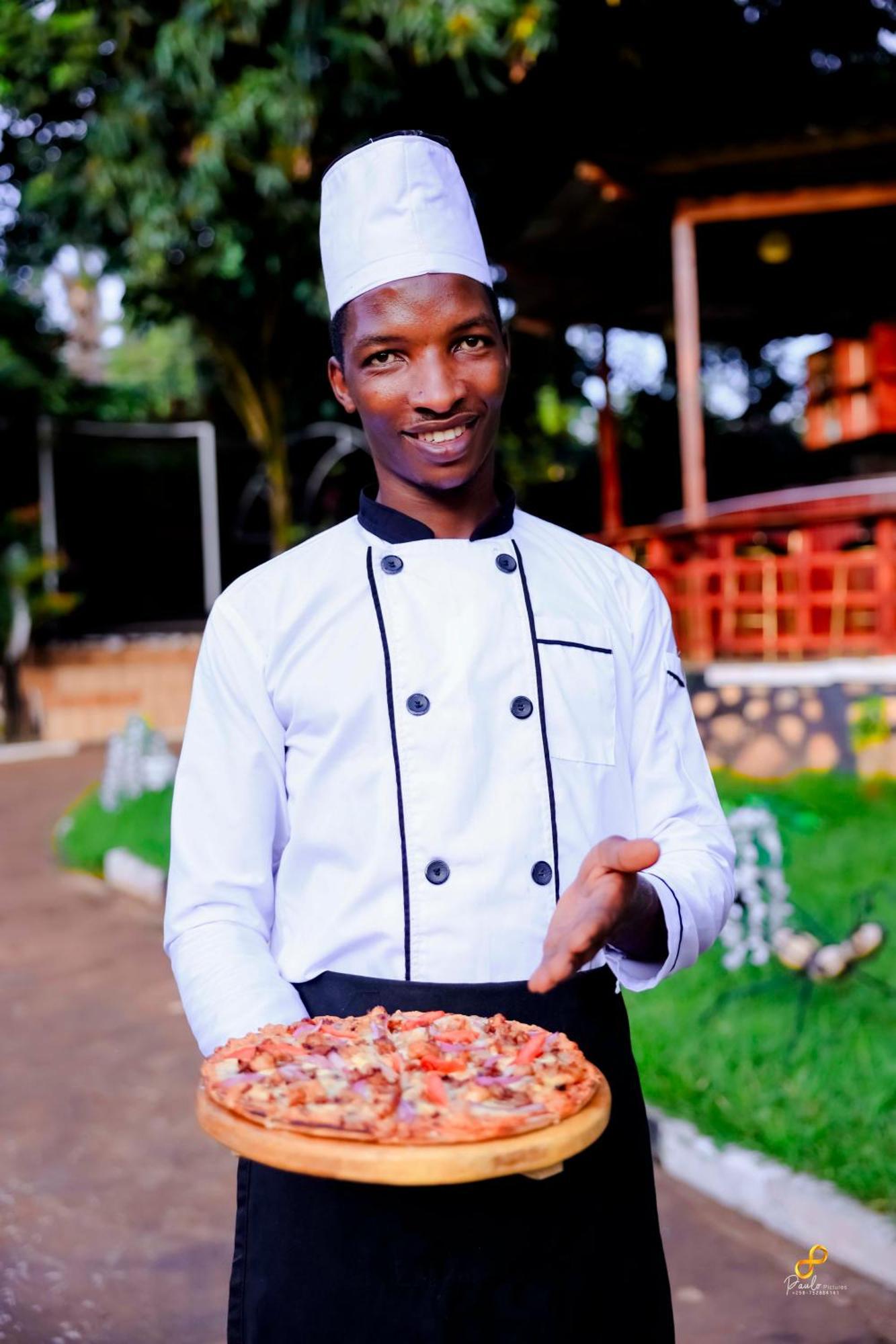 Golden Court Hotel Kampala Kültér fotó